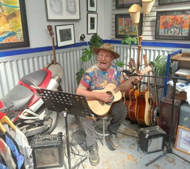 Arts Trail 2026.Anders and guitar